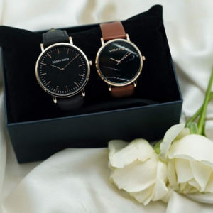 Joker & Witch Faux Leather Unisex Katnis & Peeta Couple Analog Watch Gift Set For Men And Women, Dial_Black